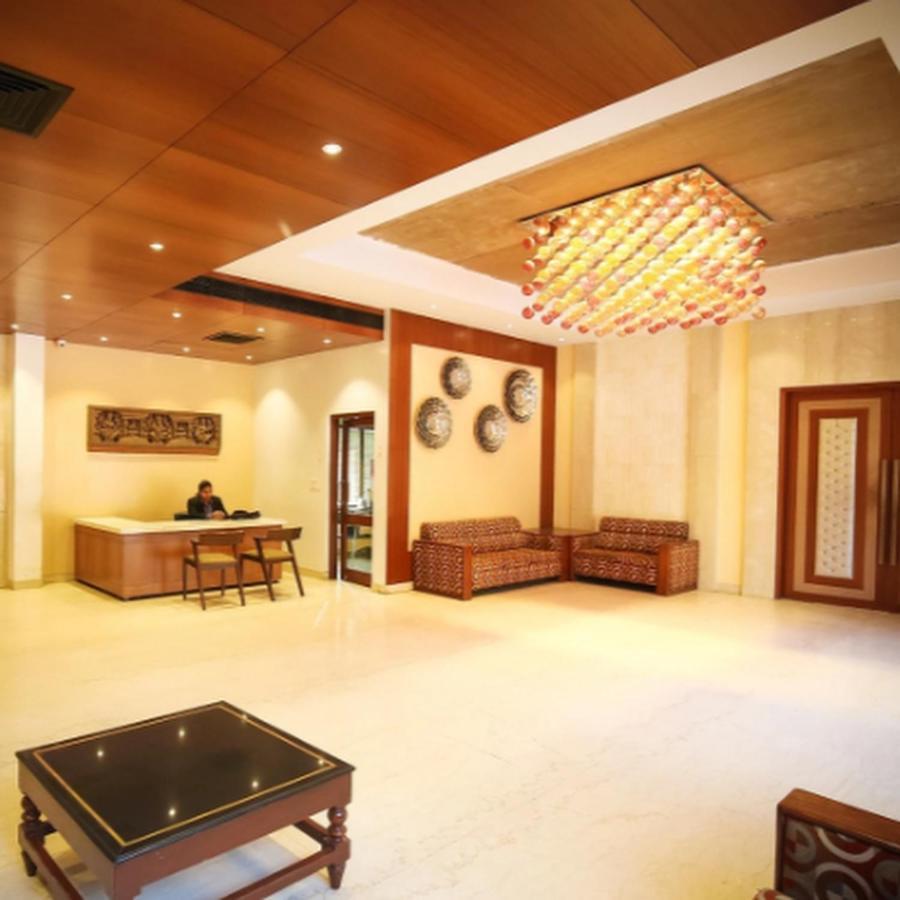 Regency Square Hotel Гвалиор Экстерьер фото