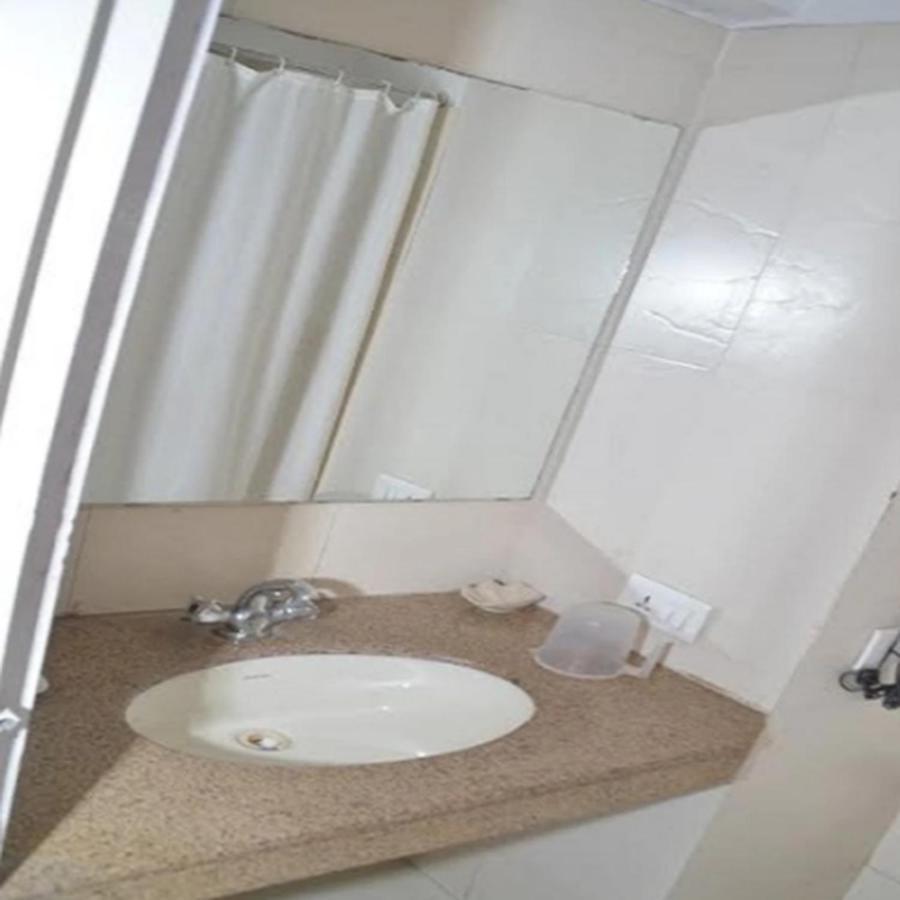 Regency Square Hotel Гвалиор Экстерьер фото
