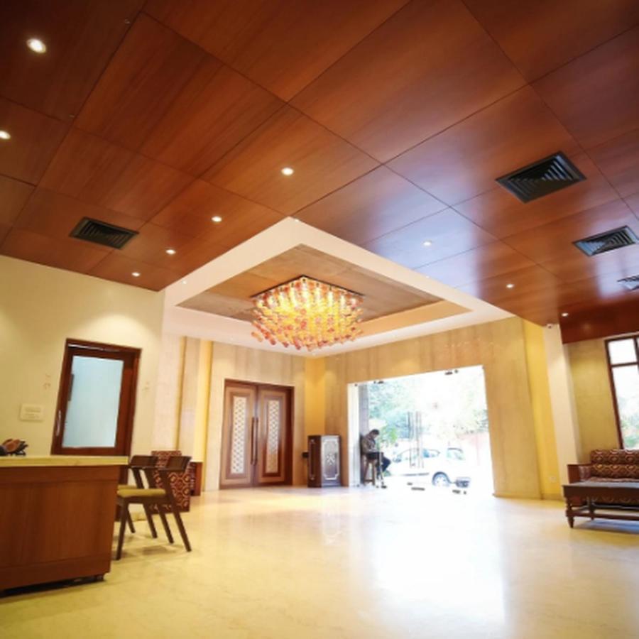 Regency Square Hotel Гвалиор Экстерьер фото