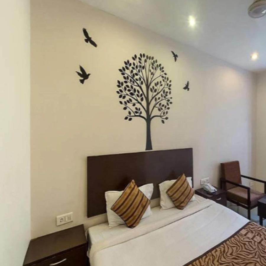 Regency Square Hotel Гвалиор Экстерьер фото