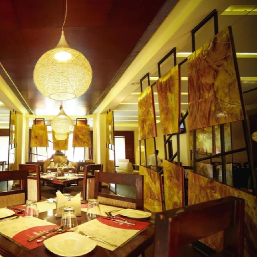 Regency Square Hotel Гвалиор Экстерьер фото