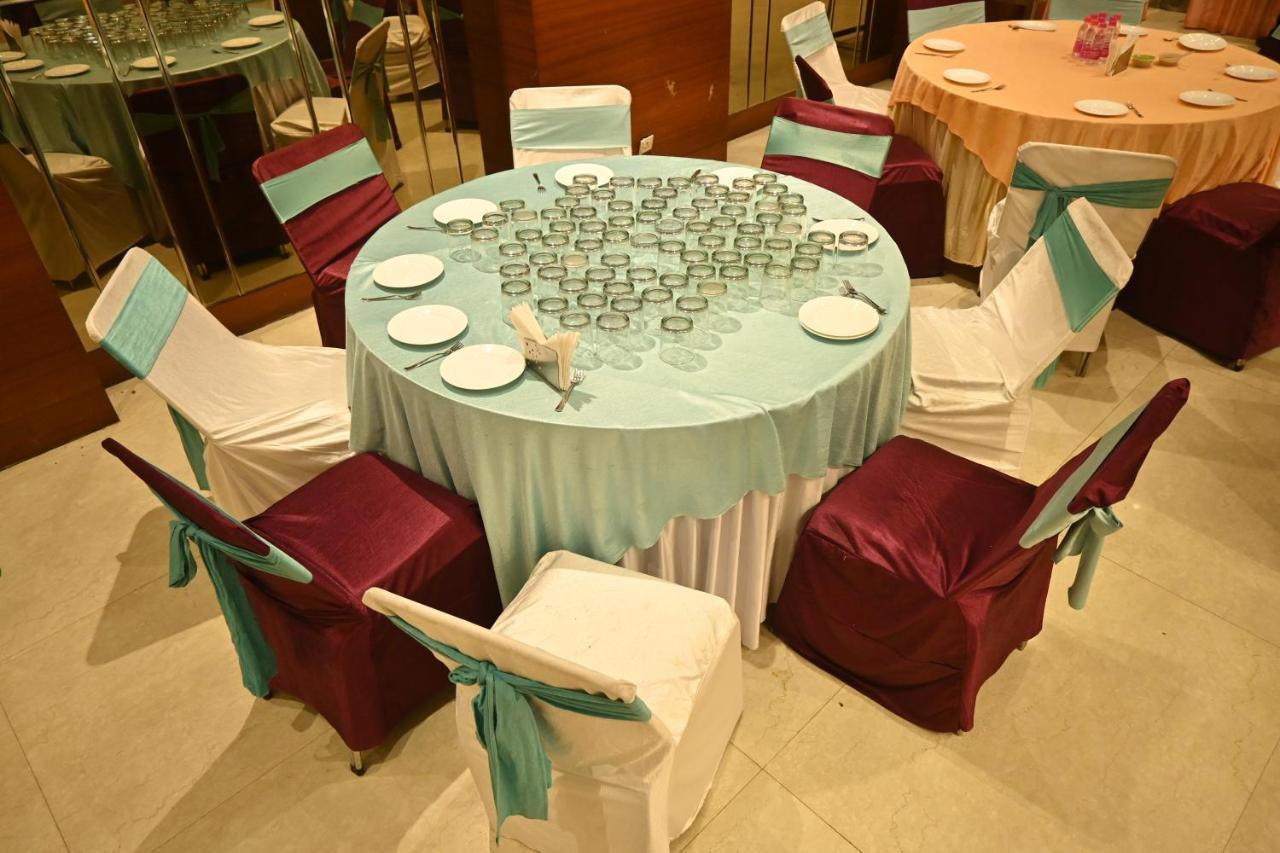 Regency Square Hotel Гвалиор Экстерьер фото