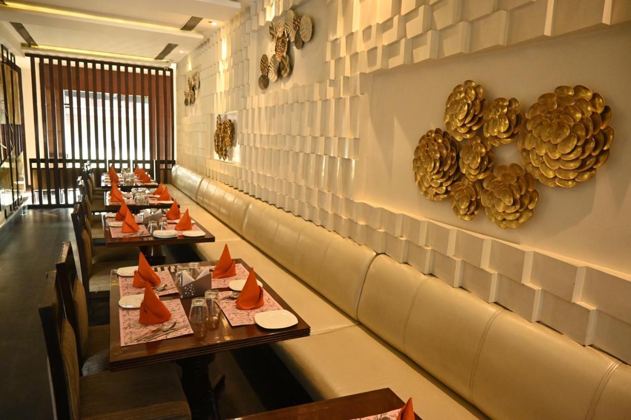 Regency Square Hotel Гвалиор Экстерьер фото